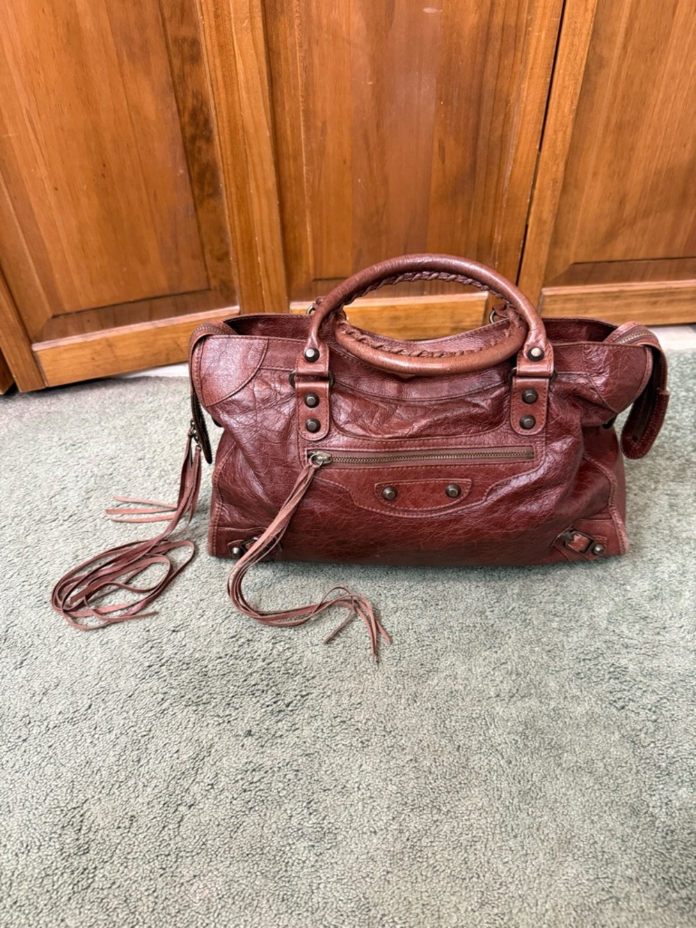 BALENCIAGA Leather Y2K City Handbag- BEAUTIFUL